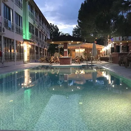 Oskar Thermal Hotel 3*