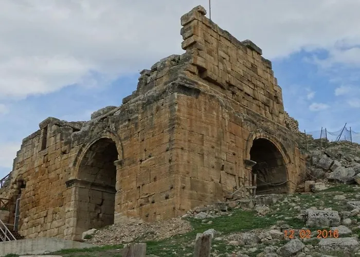 Oskar מלון פמוקלה